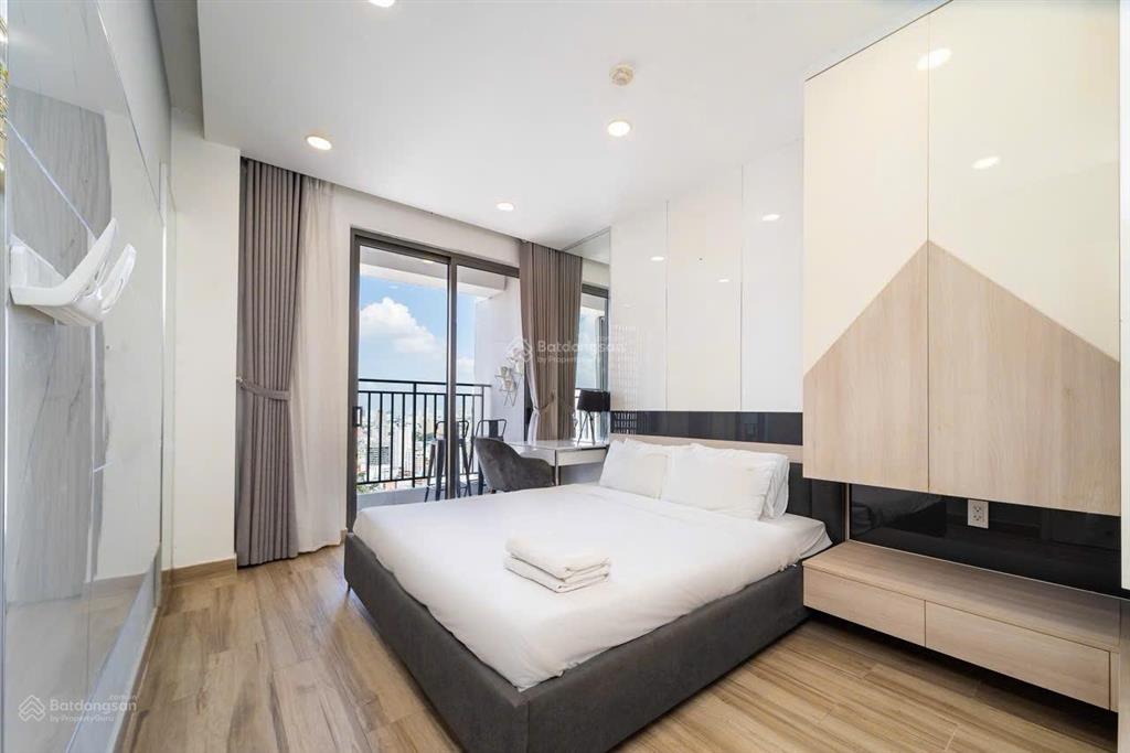 Cho thuê ngắn hạn theo nhu cầu river gate 2pn 75m2 q4 sát q1 view bitexco landmark 81  0775 924 ***