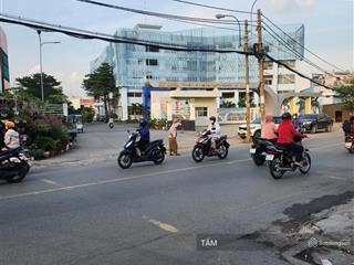 Nhà đẹp dọn về ăn tết ngay trung tâm gò vấp 44m 2 tầng hẽm ô tô giá 5t45