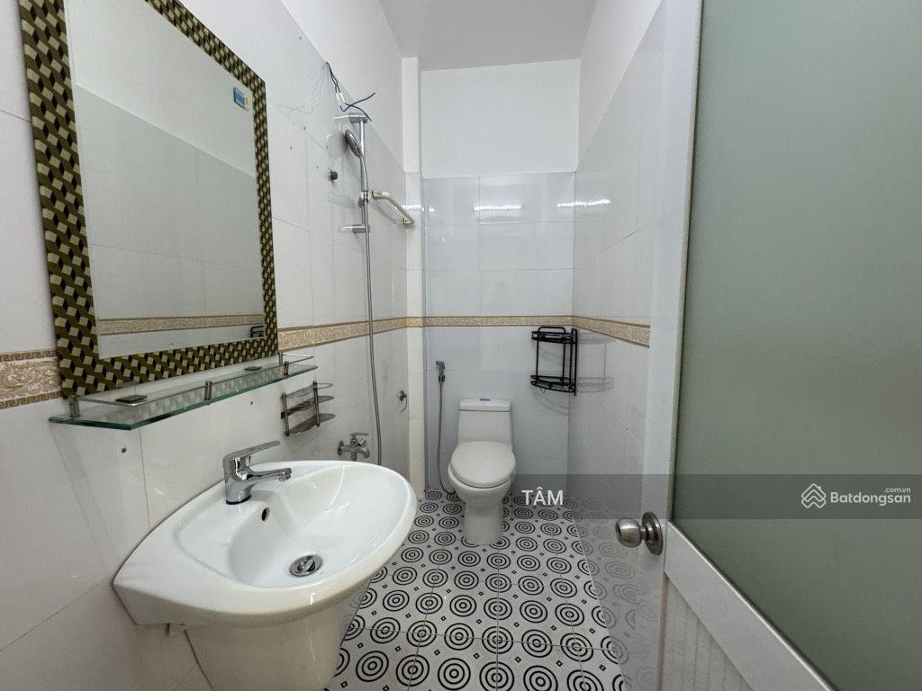 Nhà đẹp dọn về ăn tết ngay trung tâm gò vấp 44m 2 tầng hẽm ô tô giá 5t45