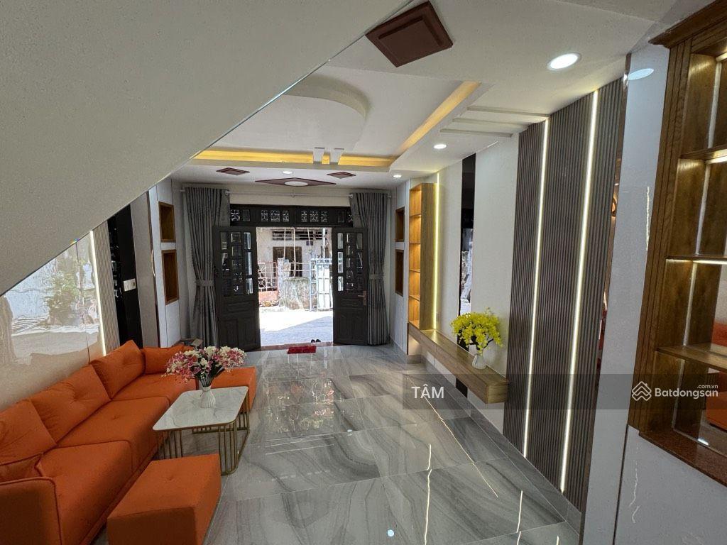 Nhà đẹp dọn về ăn tết ngay trung tâm gò vấp 44m 2 tầng hẽm ô tô giá 5t45