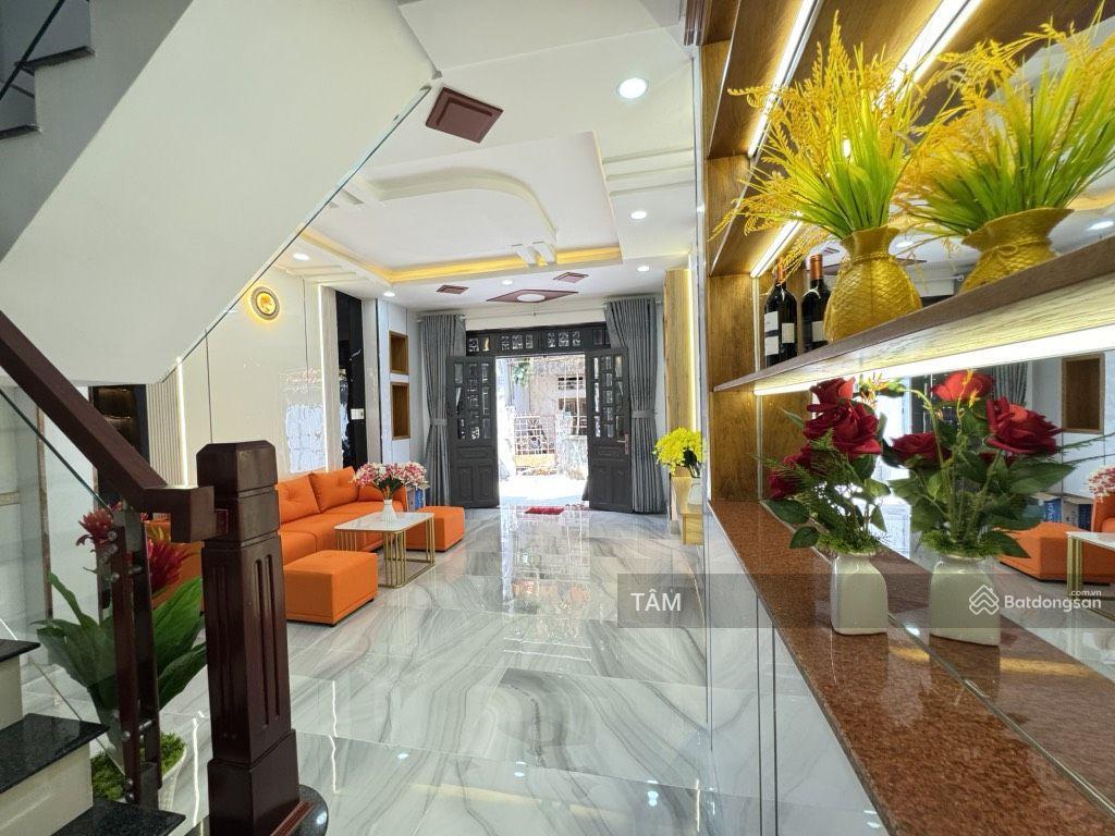 Nhà đẹp dọn về ăn tết ngay trung tâm gò vấp 44m 2 tầng hẽm ô tô giá 5t45
