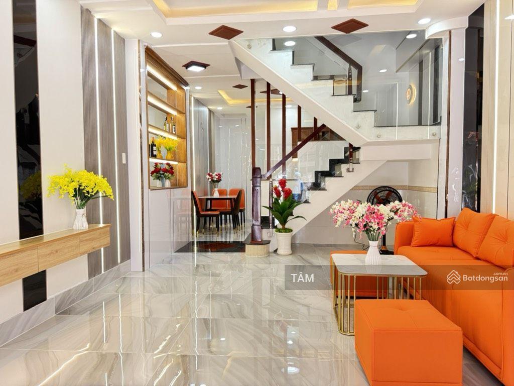 Nhà đẹp dọn về ăn tết ngay trung tâm gò vấp 44m 2 tầng hẽm ô tô giá 5t45