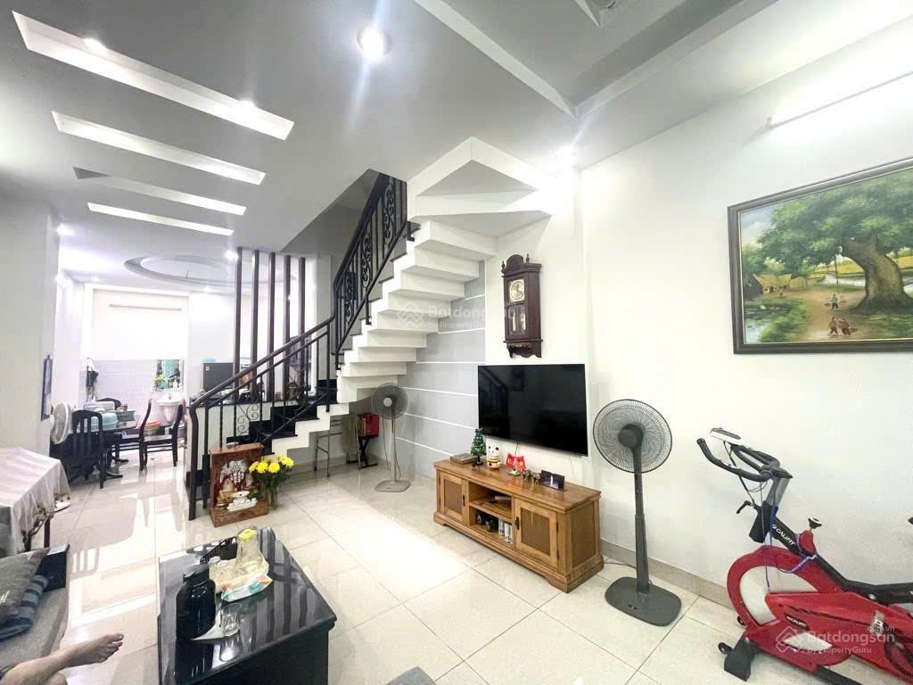 Bán nhà 1/ hẻm xe hơi thông thống nhất, p. 10, gò vấp, 60m2, 3 tầng ngay cc hà đô giá 9,9 tỷ tl