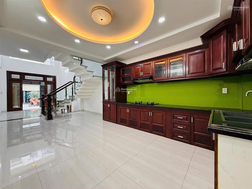 Bán nhà mới full nội thất khu phân lô nguyễn văn dung p6, dt 4x17m, 6 tấm giá 8.8 tỷ còn bớt