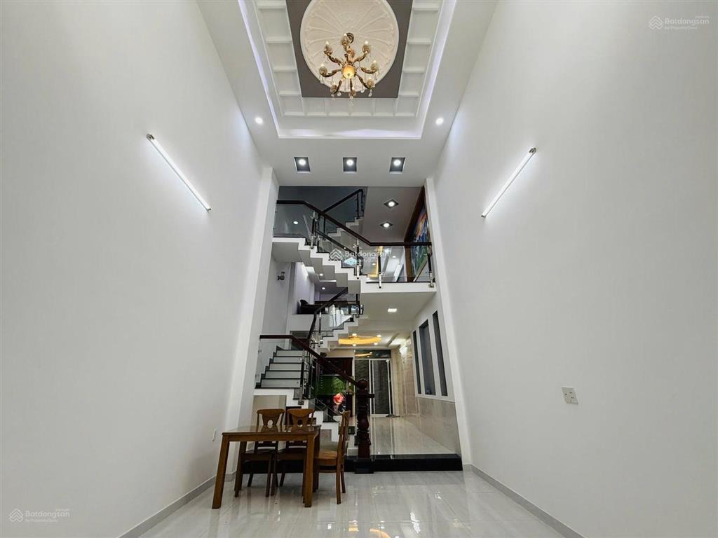 Bán nhà mới full nội thất khu phân lô nguyễn văn dung p6, dt 4x17m, 6 tấm giá 8.8 tỷ còn bớt