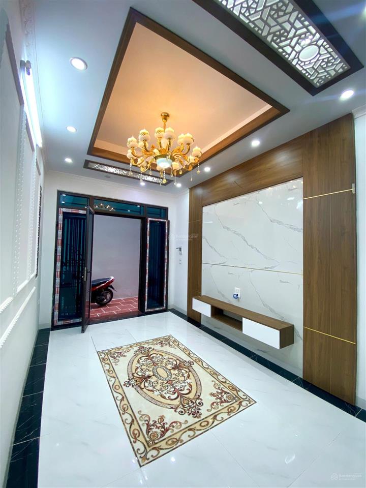 Chính chủ bán lôgóc 42m2, 4p ngủ, ôtô đỗ cửa, ngay cạnh trường học, chợ, vài phút ra bx yên nghĩa