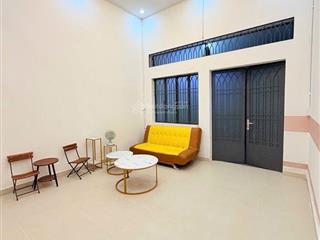 Nhà đẹp vị trí vàng ở ngay  phạm văn bạch 2t full nội thất nhỉnh 5 tỷ