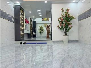 Ngay emart2 gv nhà đẹp lung linh 5 tầng khu dân trí cao full nội thất nhỉnh 6 tỷ tl.