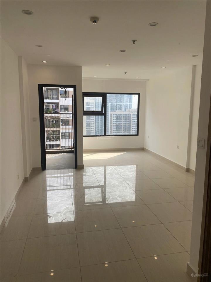 Lãi suất bank tăng, chủ nhà bán cắt lỗ căn studio 2.5 tỷ. diện tích 30,6m2 tòa s102 vh smart city