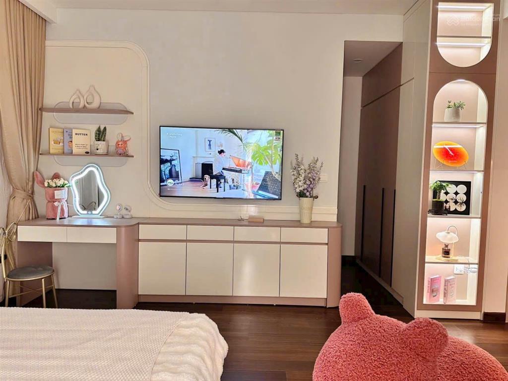 Giá sốc! studio tòa b masteri west heights, giá chỉ 2,35 tỷ, 31,5m2, tầng đẹp 1x, full nội thất