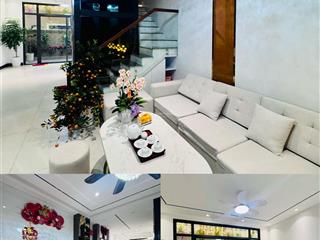 Cho thuê bt 5pn, 5wc, tại vinhomes ocean park 2, có thang máy