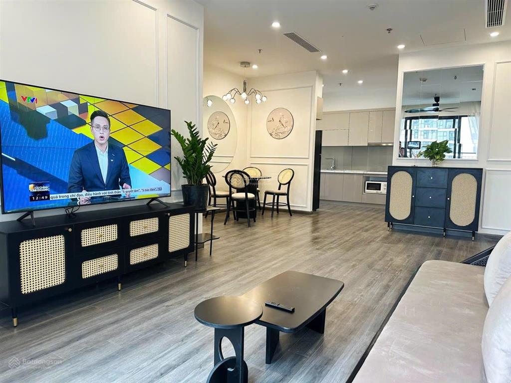 Cho thuê cc 2pn, 2wc +1 tại toà r1.01, vinhomes ocean park gia lâm, view hồ cá koi