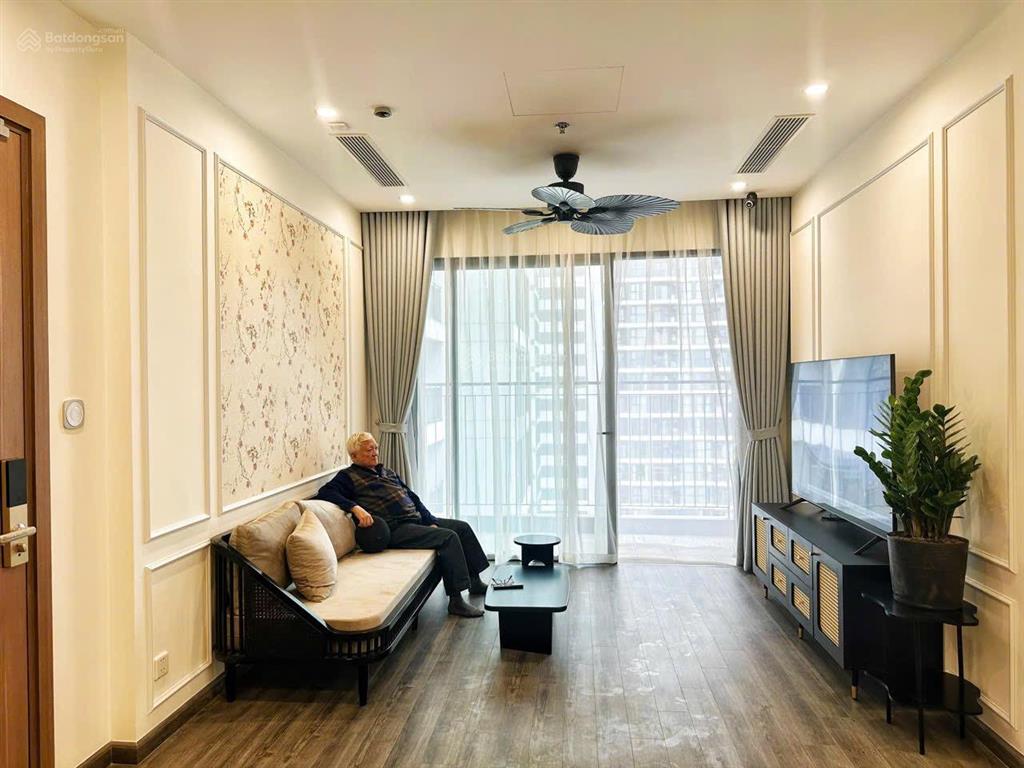 Cho thuê cc 2pn, 2wc +1 tại toà r1.01, vinhomes ocean park gia lâm, view hồ cá koi