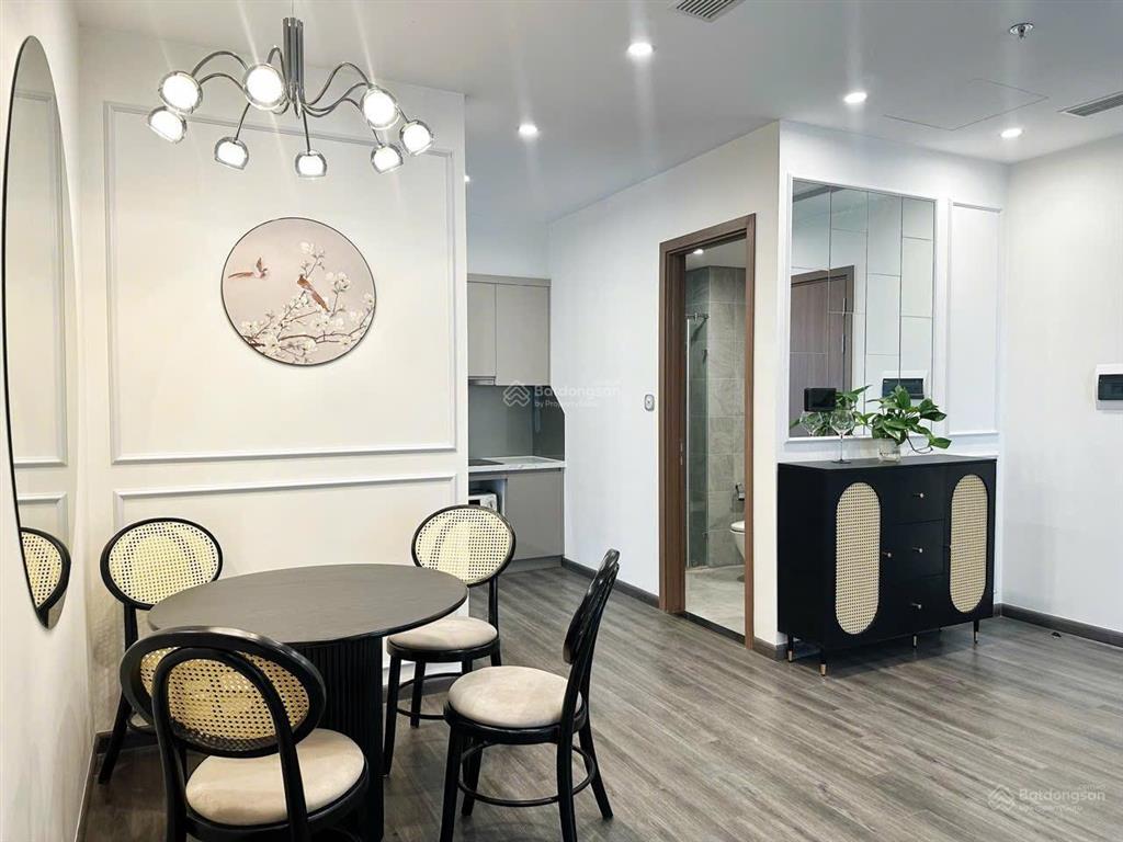 Cho thuê cc 2pn, 2wc +1 tại toà r1.01, vinhomes ocean park gia lâm, view hồ cá koi