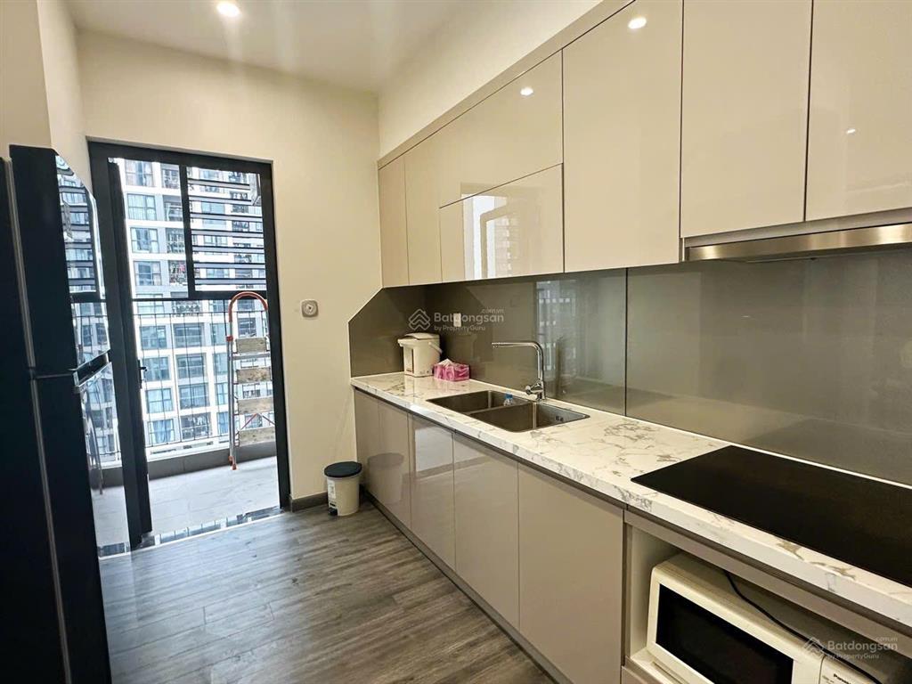 Cho thuê cc 2pn, 2wc +1 tại toà r1.01, vinhomes ocean park gia lâm, view hồ cá koi