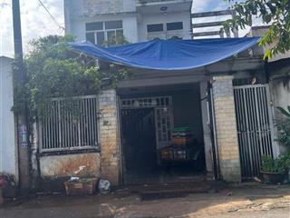 Mặt tiền, bà điểm 7x20m, trệt lầu đang cho thuê 15tr/th giá 6.1 tỷ còn thương lượng