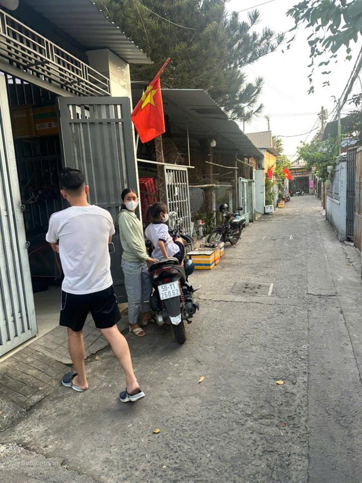 Chủ gửi nhà bắc lân bà điểm 4,5x16 trệt lầu hẻm xe hơi giá 4.25 tỷ còn thương lượng.