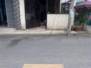 Bán mặt tiền, bà điểm 4.5x24m xây cấp 4 giá 4 tỷ còn thương lượng.