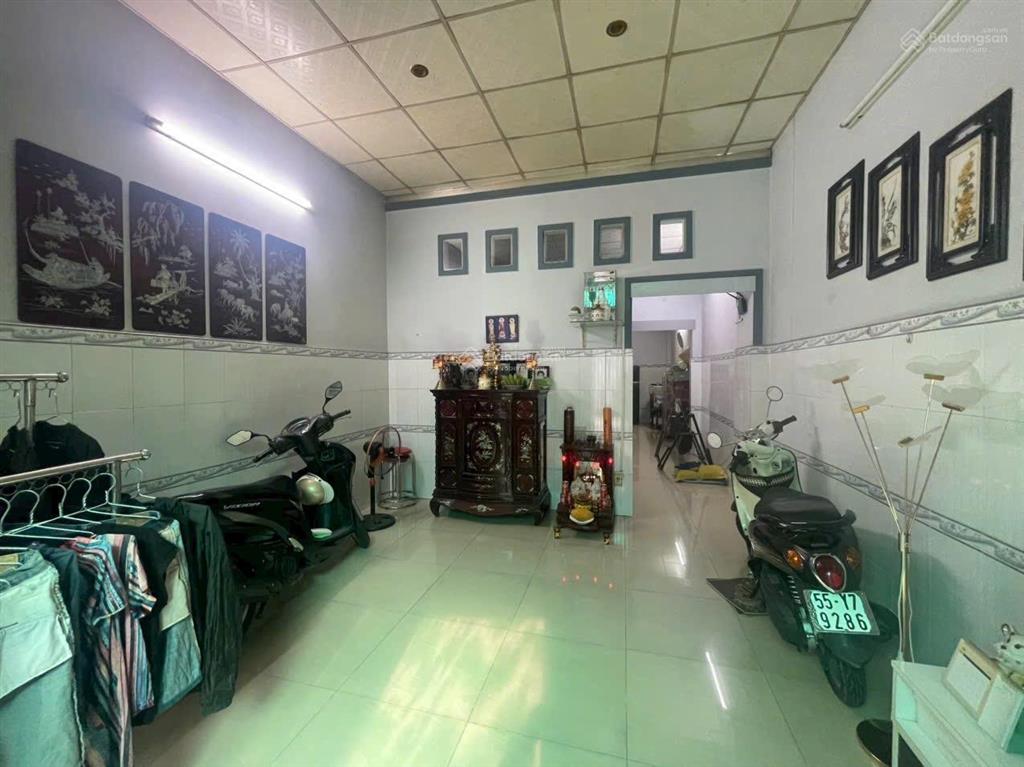 Nhà trung lân 1, bà điểm, 4x20m, giá 3.3 tỷ còn bớt