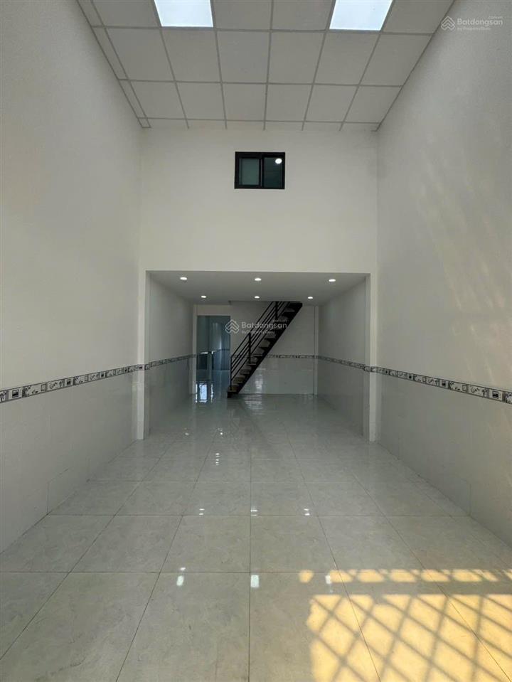 Bán nhà bà điểm 4x17 trệt lửng hẻm xe hơi giá 3,2 tỷ còn thương lượng.