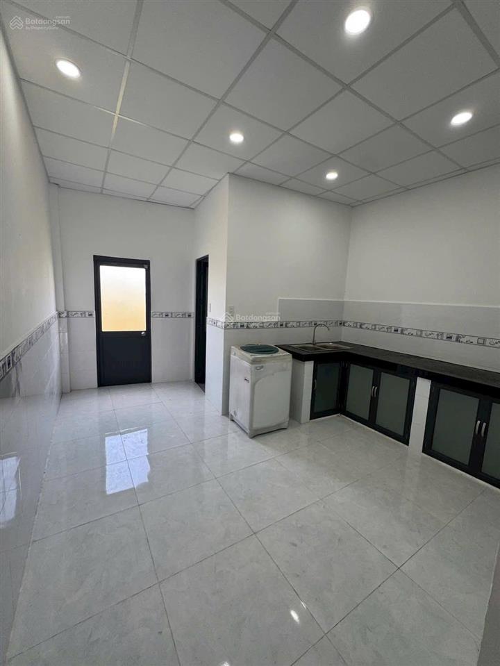 Bán nhà bà điểm 4x17 trệt lửng hẻm xe hơi giá 3,2 tỷ còn thương lượng.