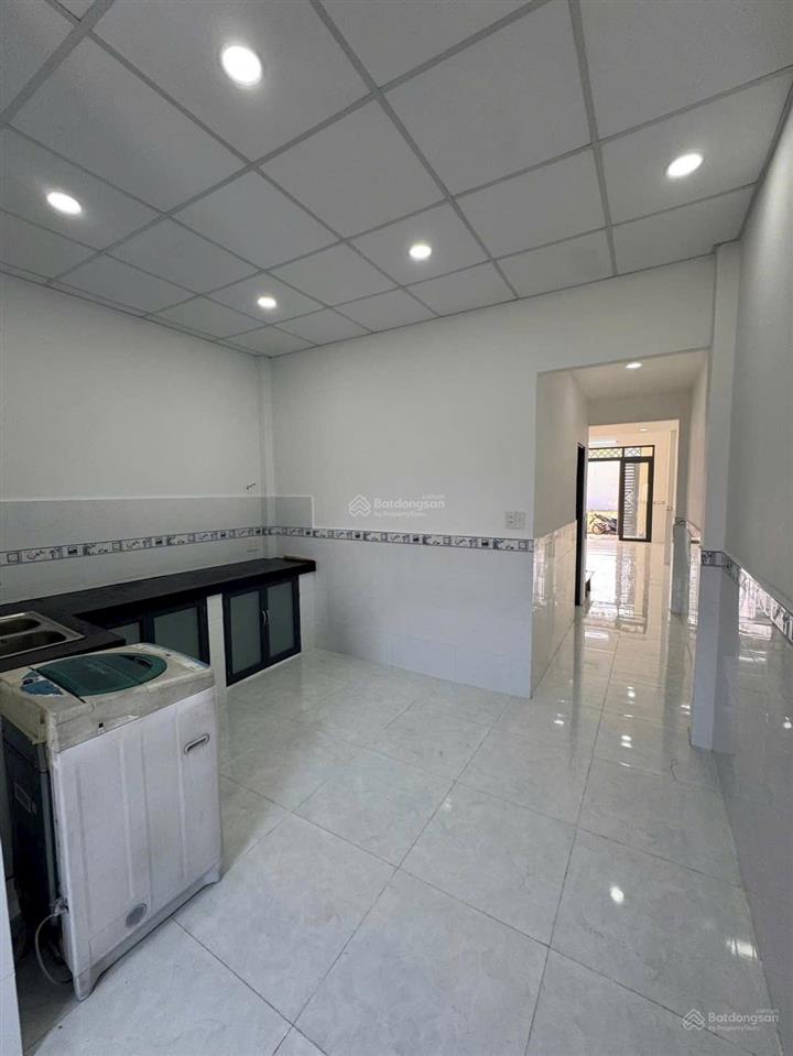 Bán nhà bà điểm 4x17 trệt lửng hẻm xe hơi giá 3,2 tỷ còn thương lượng.