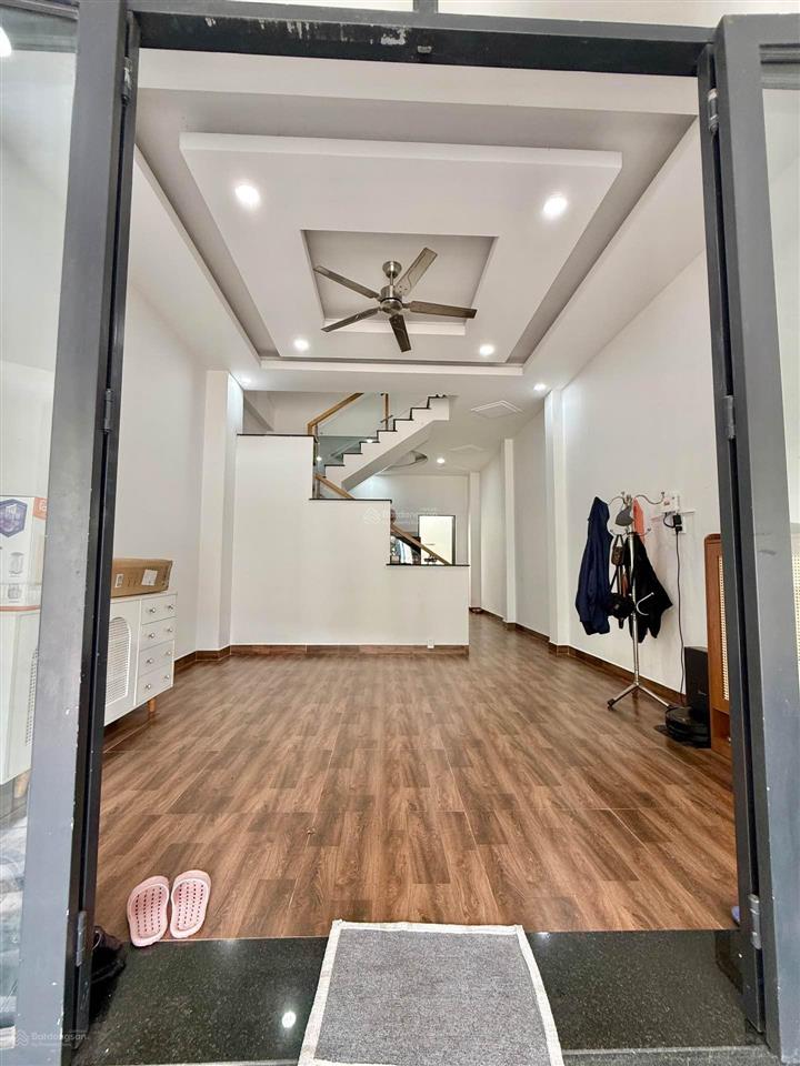 Bán nhà 3 tầng mặt tiền đường phú hữu, quận 9