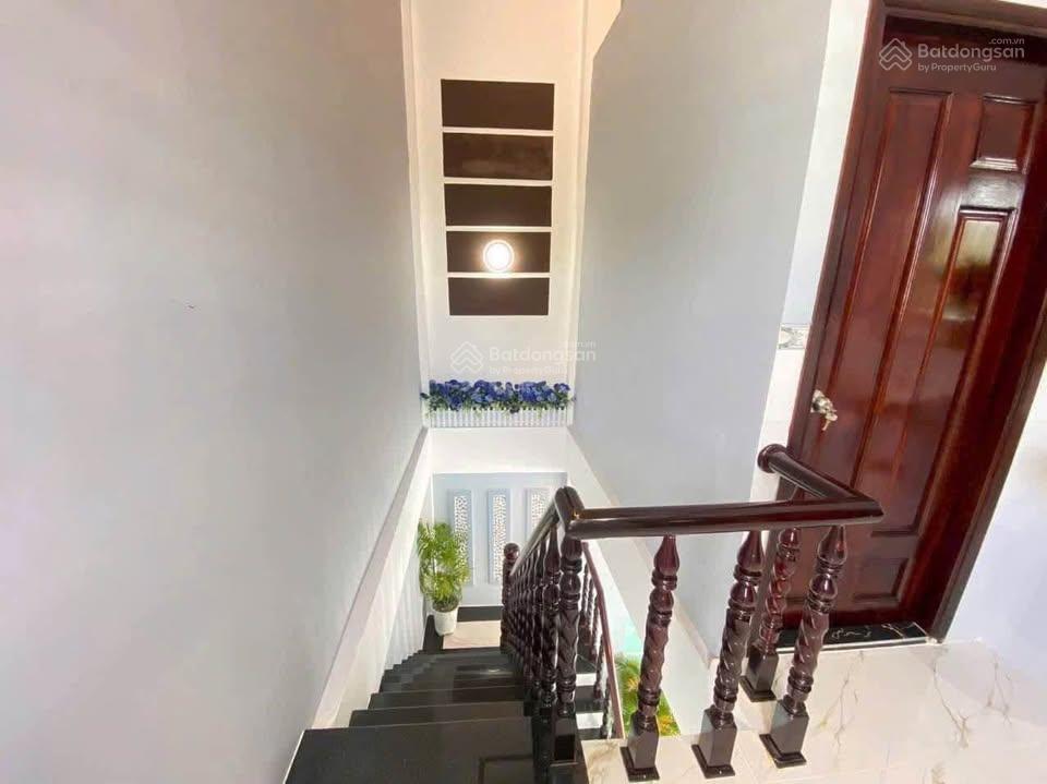 Thanh lý 990tr nhà có 3 phòng trọ thu nhập 15tr/tháng đối diện chợ bình điềnsát bên làng đại học