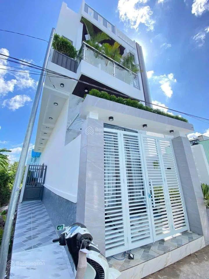 Thanh lý 990tr nhà có 3 phòng trọ thu nhập 15tr/tháng đối diện chợ bình điềnsát bên làng đại học