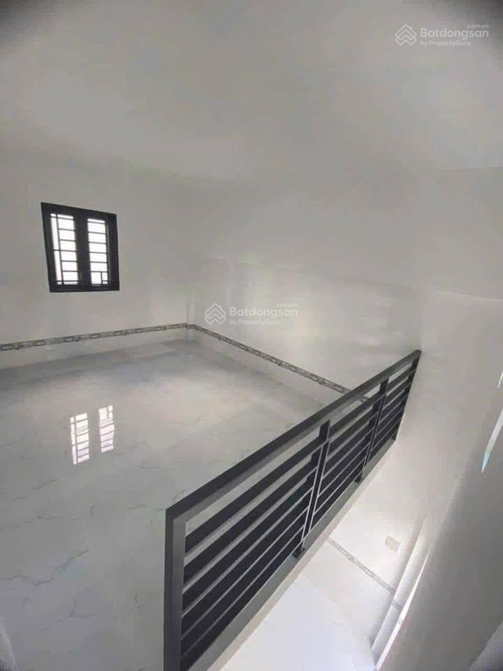 Thanh lý 990tr nhà có 3 phòng trọ thu nhập 15tr/tháng đối diện chợ bình điềnsát bên làng đại học