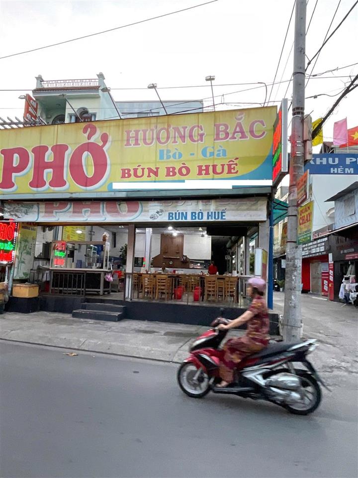 Tharh lý 850tr căn góc đường nguyễn hữu trí (8x20) ngay khu hành chính tân túc sát bên chợ đệm