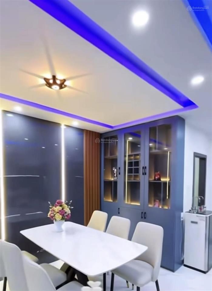 Bán gấp 850tr đường bà cả hưng long căn 2 lầu (4,6x22,8) sát ql50 trước nhà có bách hoá xanh