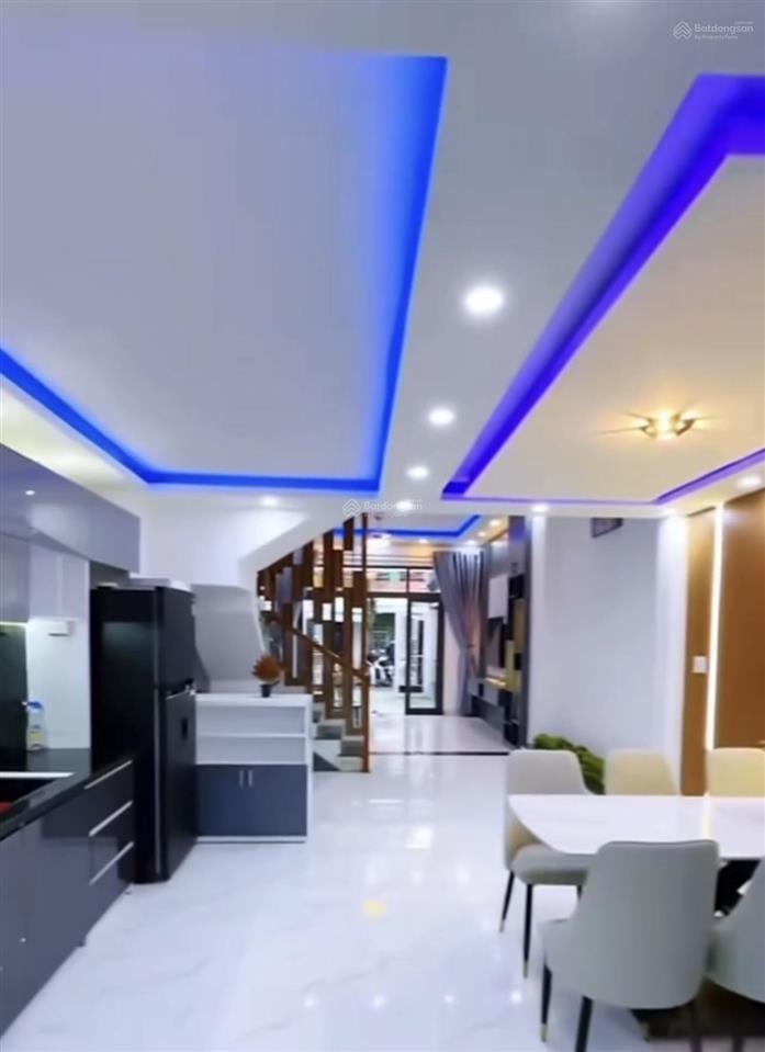 Bán gấp 850tr đường bà cả hưng long căn 2 lầu (4,6x22,8) sát ql50 trước nhà có bách hoá xanh