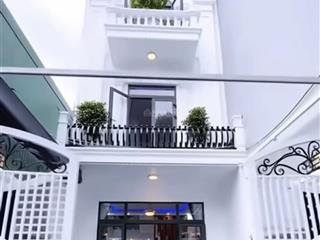 Bán gấp 850tr đường bà cả hưng long căn 2 lầu (4,6x22,8) sát ql50 trước nhà có bách hoá xanh
