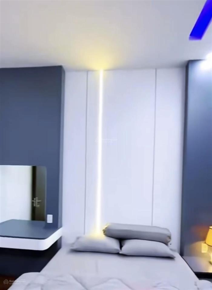 Bán gấp 850tr đường bà cả hưng long căn 2 lầu (4,6x22,8) sát ql50 trước nhà có bách hoá xanh