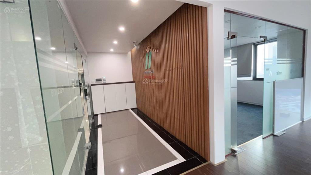Chính chủ cho thuê văn phòng 164,5m2  tòa viwaseen 48 tố hữu