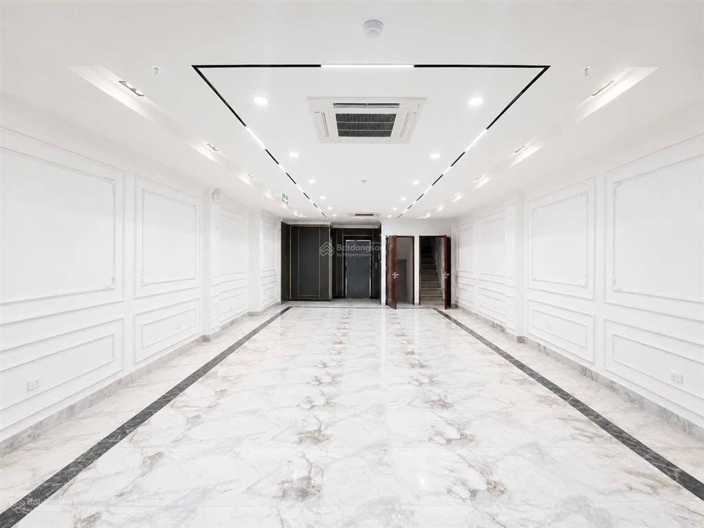 Mới cứng! cho thuê nhà mặt phố nguyễn xiển, 55m2, 8t, thang máy, làm showroom, vp, spa, phòng khám