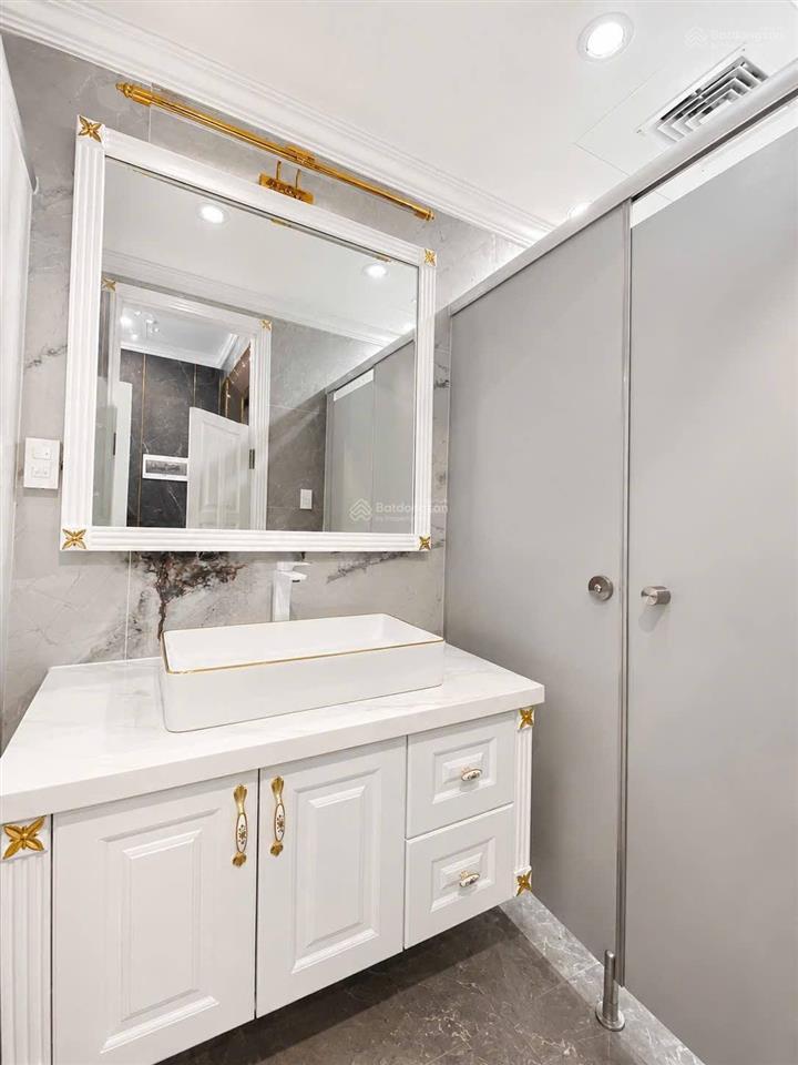 Mới cứng! cho thuê nhà mặt phố nguyễn xiển, 55m2, 8t, thang máy, làm showroom, vp, spa, phòng khám