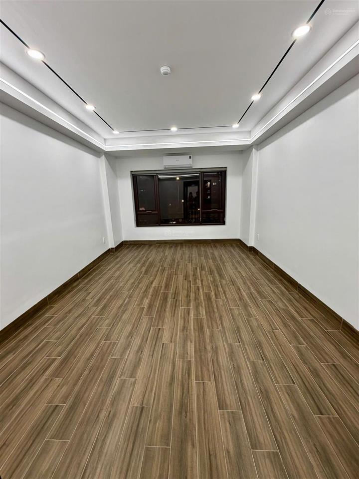 Mới cứng! cho thuê nhà mặt phố nguyễn xiển, 55m2, 8t, thang máy, làm showroom, vp, spa, phòng khám