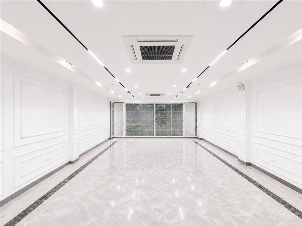 Mới cứng! cho thuê nhà mặt phố nguyễn xiển, 55m2, 8t, thang máy, làm showroom, vp, spa, phòng khám