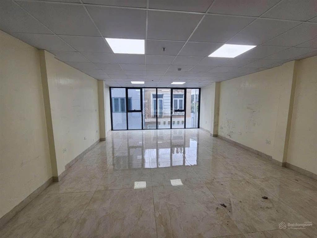 Đỉnh! cho thuê nhà phân lô nguyễn khánh toàn, 70m2, 5t, làm vp, spa, phòng khám, trung tâm đào tạo.