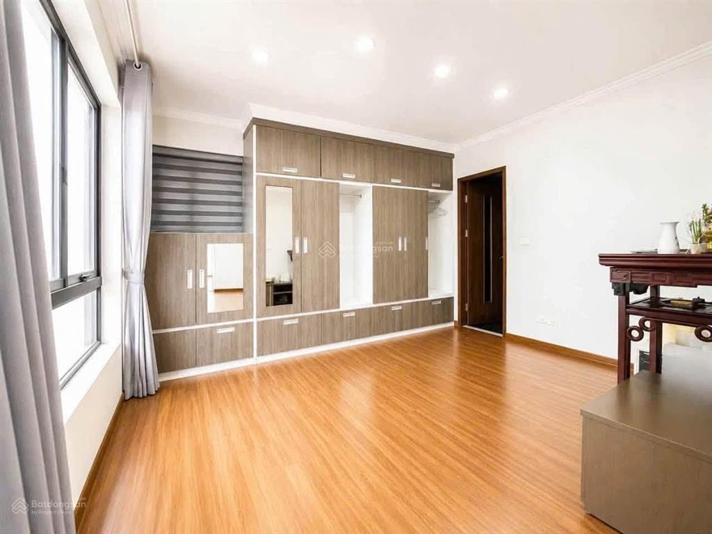 Đỉnh! cho thuê nhà phân lô nguyễn khánh toàn, 70m2, 5t, làm vp, spa, phòng khám, trung tâm đào tạo.