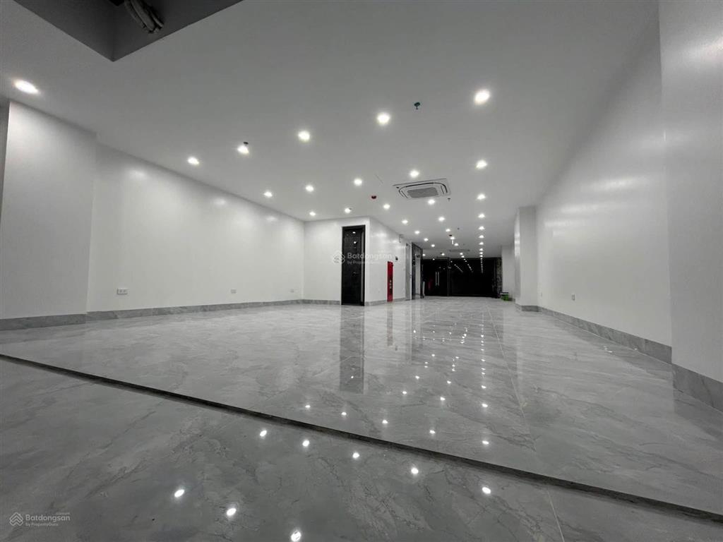 Giá ngon! cho thuê tòa nhà vp khu ngã tư sở, trường chinh, 84m2, 7t, 1 hầm, thông sàn, thang máy.