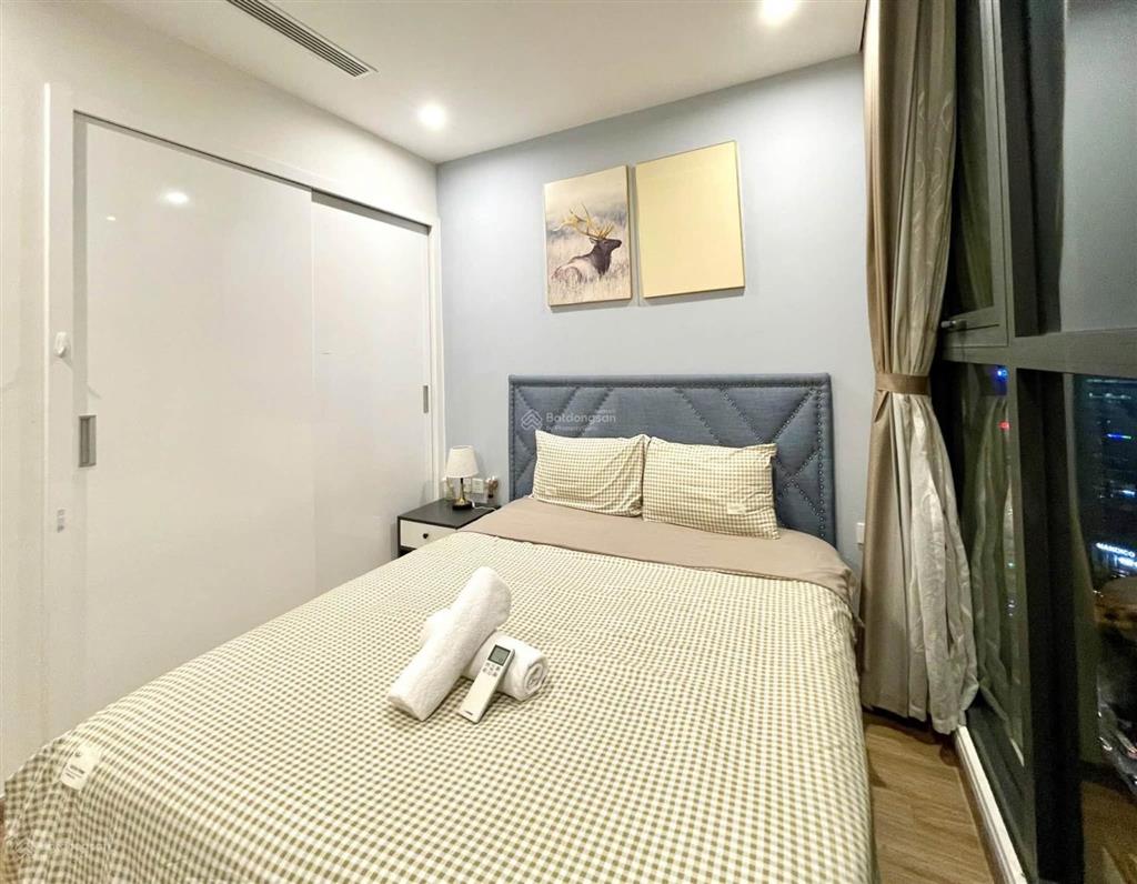 Cho thuê căn hộ 2 ngủ r1 royal city, thanh xuân, view thoáng, 110m2, nội thất đẹp, ở ngay.