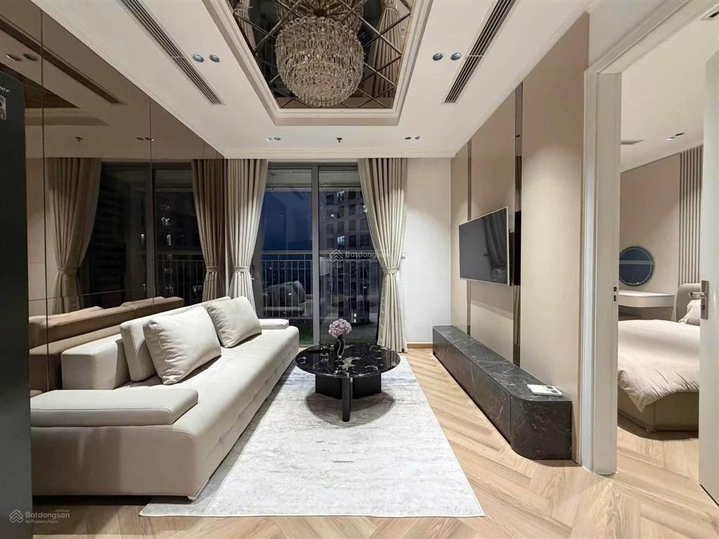 Cho thuê căn hộ 2 ngủ r1 royal city, thanh xuân, view thoáng, 110m2, nội thất đẹp, ở ngay.