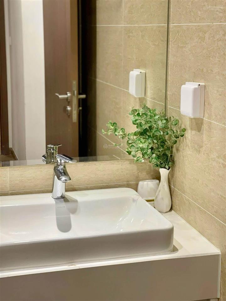 Cho thuê căn hộ 2 ngủ r1 royal city, thanh xuân, view thoáng, 110m2, nội thất đẹp, ở ngay.