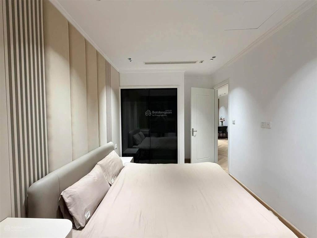 Cho thuê căn hộ 2 ngủ r1 royal city, thanh xuân, view thoáng, 110m2, nội thất đẹp, ở ngay.