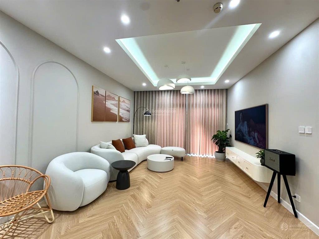 Cho thuê căn hộ 3 ngủ r5 royal city, thanh xuân, view thoáng, 113m2, nội thất đẹp, ở ngay.