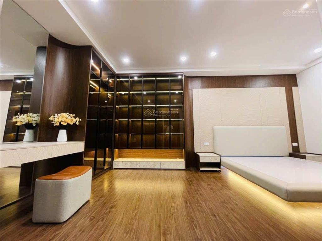Gara ô tô! cho thuê nhà phân lô hoàng quốc việt, 55m2, 5t, làm vp, spa, dạy học, nha khoa.