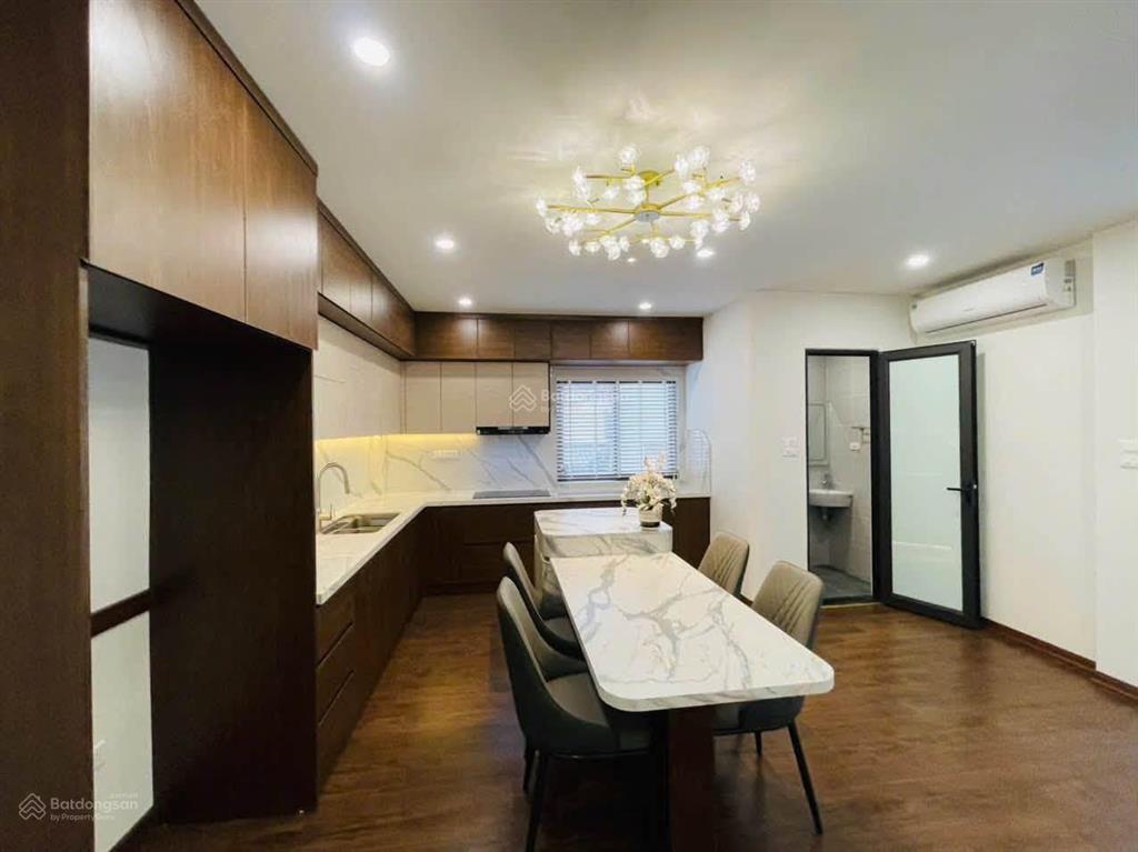 Gara ô tô! cho thuê nhà phân lô hoàng quốc việt, 55m2, 5t, làm vp, spa, dạy học, nha khoa.